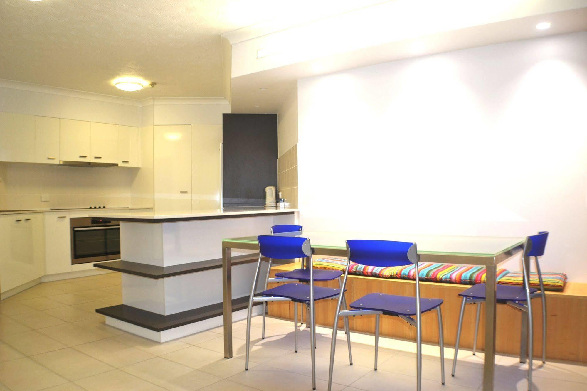 Charlton On The Esplanade Aparthotel 4*